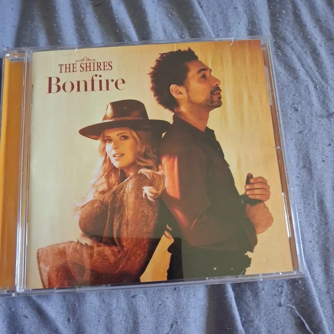 carly272016's tweet photo. Just Love The Shires โค๏ธโฅ๏ธ๐ง๐ถ๐ผ๐๐ฅ๐ฟ #TheShires #Bonfire ##CDS #MusicNerd #LoveMyMusic ๐คฉ๐๐ฅฐ๐ป๐ https://t.co/rZzcvSoXUD