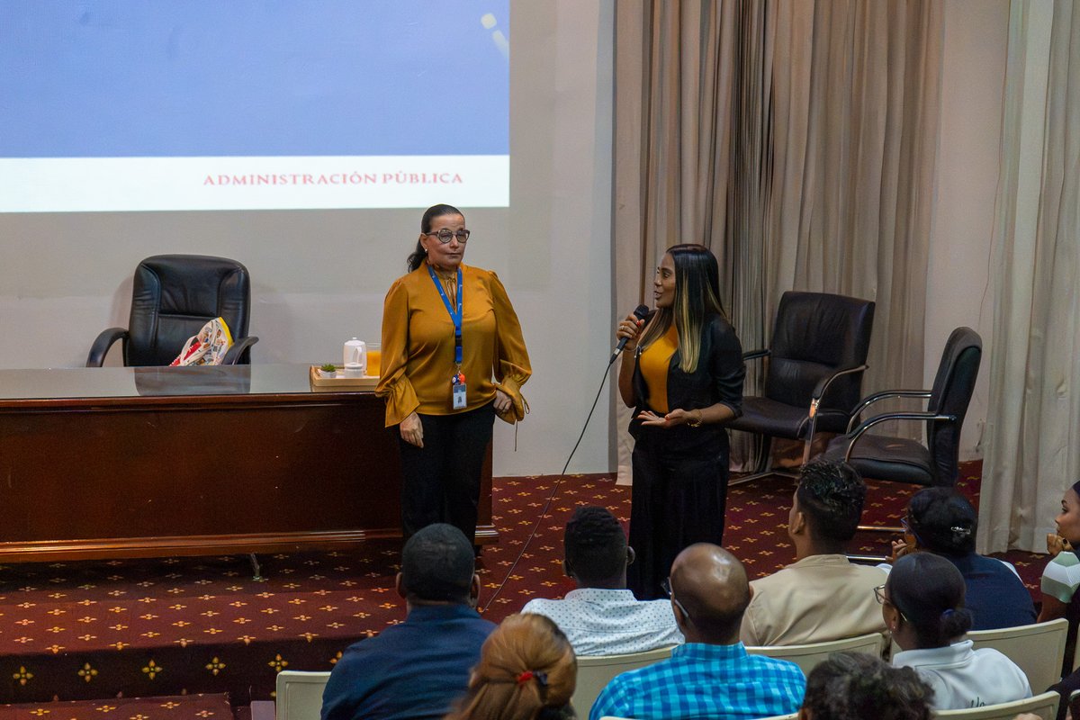 IIBIOFICIALRD's tweet photo. En el IIBI participamos en la charla SECAP, impartida por Guadalupe Sosa, del MAP, sobre clima laboral sano, cultura organizacional y llenado de la Encuesta de Clima Laboral.

La actividad contó con la presencia del Ing. Osmar A. Olivo Sosa, Alba de Paula y todo nuestro personal. https://t.co/WZL9GhzrI4