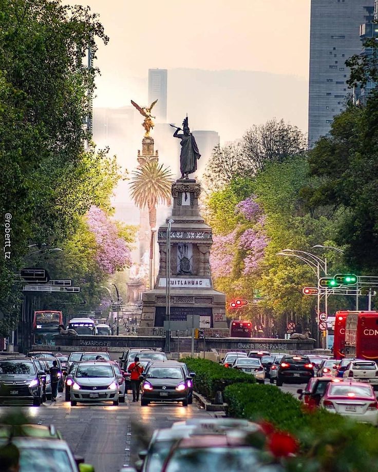 NazeerYousaf6's tweet photo. Where every road tells a story, and every street leads to the heart of Mexico City. 🇲🇽🚗" https://t.co/hH2oRbgjA1
