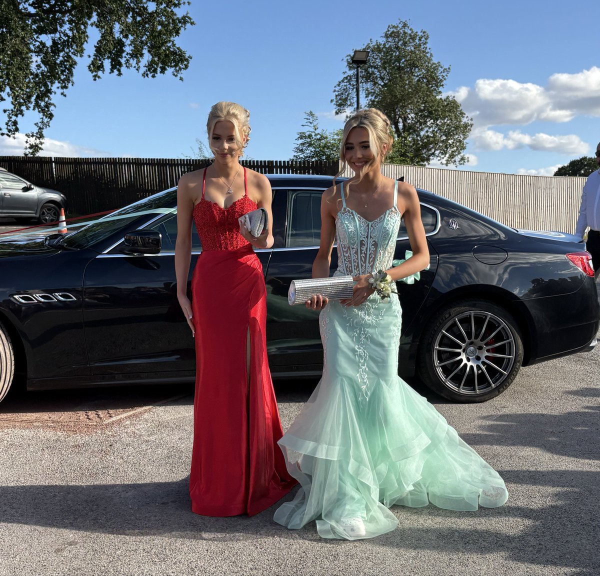 PATCarletonHigh's tweet photo. We’ve loved cheering in more of our wonderful year 11s as they’ve arrived in style looking amazing!
#CHSProm2026 #CHSClassof2026 https://t.co/zrCTWDcFxB