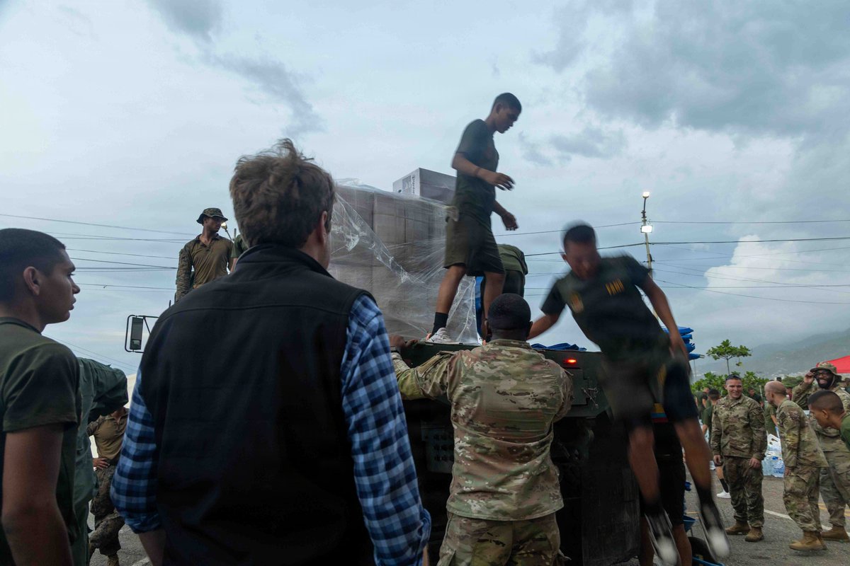 Southcom's tweet photo. On the ground and helping the Venezuelan people:
U.S. Marines and Sailors with Combat Logistics Battalion 8, Littoral Combat Force-24, U.S. Army Soldiers with @JTF_Bravo, and members of the @StateDept Disaster Assistance Response Team load disaster relief supplies into a medium tactical vehicle replacement in preparation for a resupply convoy in La Guaira, Venezuela, June 30, 2026.

At the direction of #SOUTHCOM, U.S. military forces are supporting U.S. government relief operations following the devastating earthquakes that struck the nation on June 24, 2026.

@DeptofWar @USMC @USNavy @USArmy @The24MEU @WHAAsstSecty @USForeignAssist @USAenEspanol @usembassyve