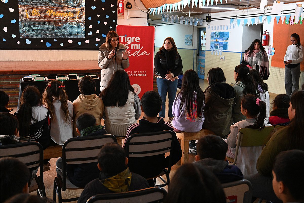 MunicipioTigre's tweet photo. Realizamos una nueva entrega del programa "Para Verte Mejor" en las Escuelas Primarias N°19 y N°49 de Rincón de Milberg, donde estudiantes recibieron sus anteojos recetados, fortaleciendo el acceso a la salud visual y promoviendo mejores condiciones para el aprendizaje. https://t.co/1kTRfdrUkT