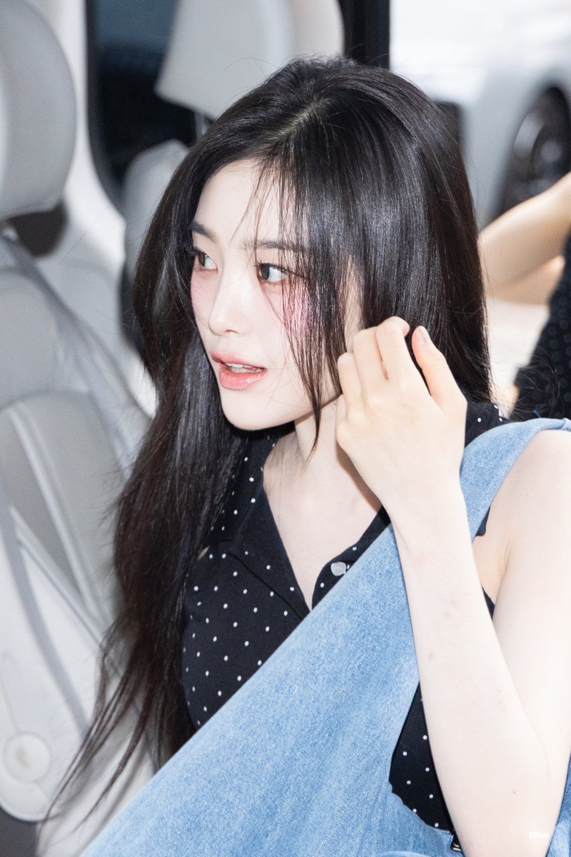 ssshine_triples's tweet photo. 260619  

#tripleS #트리플에스 #지연 
#지서연 #JiYeon #トリプルS https://t.co/atMCnRNIVk