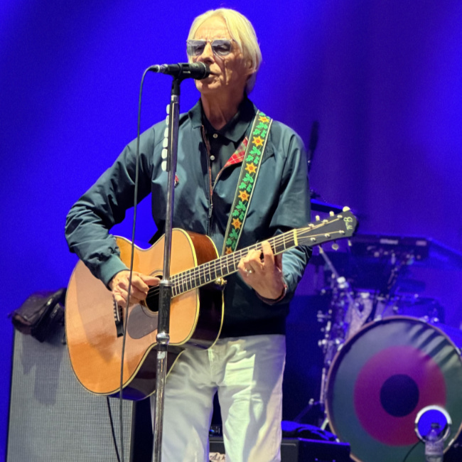 Modculture's tweet photo. What goes around, comes around. Retro Spectacle remade the Mod 1 sunglasses, based on the ones Paul Weller wore in the early 1990s. Fast forward to 2026 and Paul Weller (and Steve Cradock) are wearing them on tour. https://t.co/5T1pXEpB6G https://t.co/DJDj2yMhaI