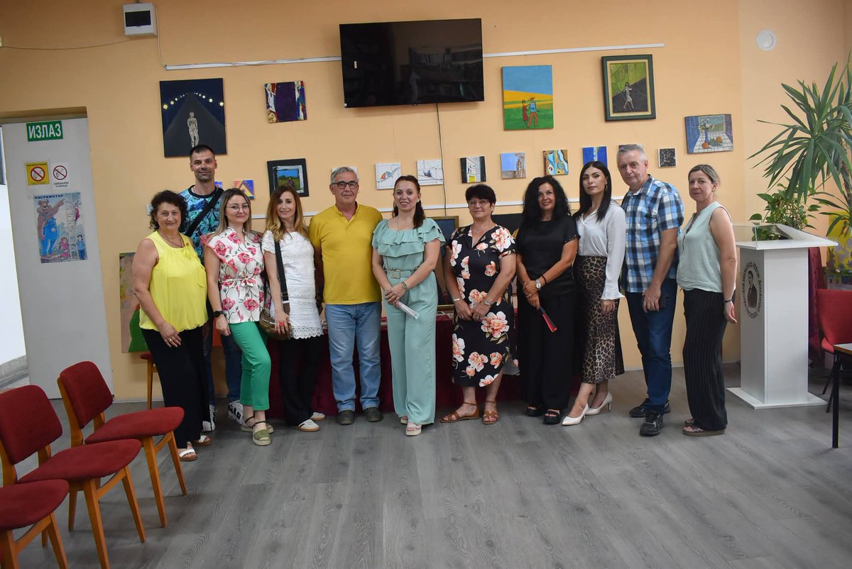 nbleskovac's tweet photo. У Огранку Народне библиотеке „Радоје Домановић“ у Вучју одржано је поетско вече са Зораном М. Јовановићем, у оквиру манифестације „Стих. Реч. Боја“.
Публика је уживала у вечери посвећеној поезији, а програм је реализован у оквиру манифестације...
https://t.co/Nh4kEqQRBU https://t.co/z5ys8pRXfJ