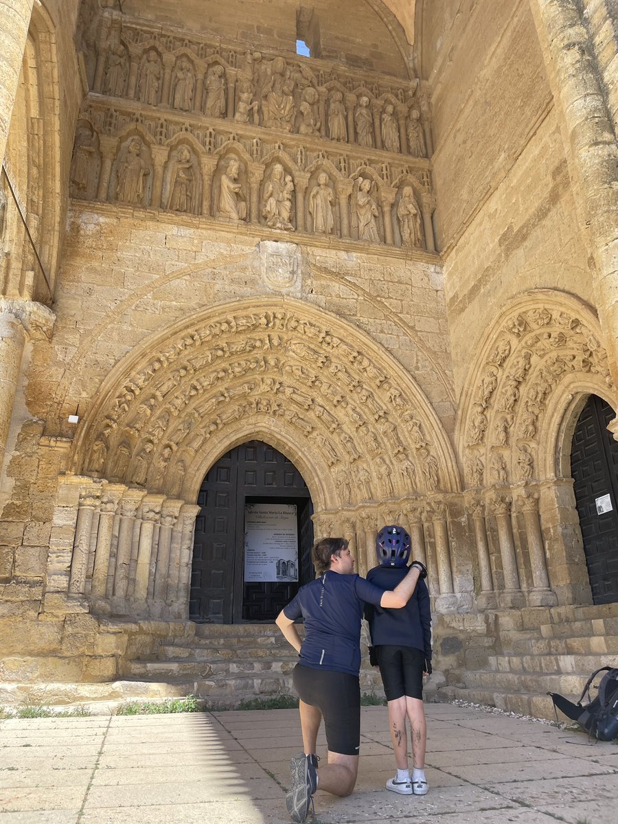 JjMartc's tweet photo. #CaminoEnFamilia🚴
Hoy entramos en la provincia de Palencia, recorrimos parte del canal de Castilla y vimos como la Biblia se hizo piedra en el Románico https://t.co/DVKgmh14ZL