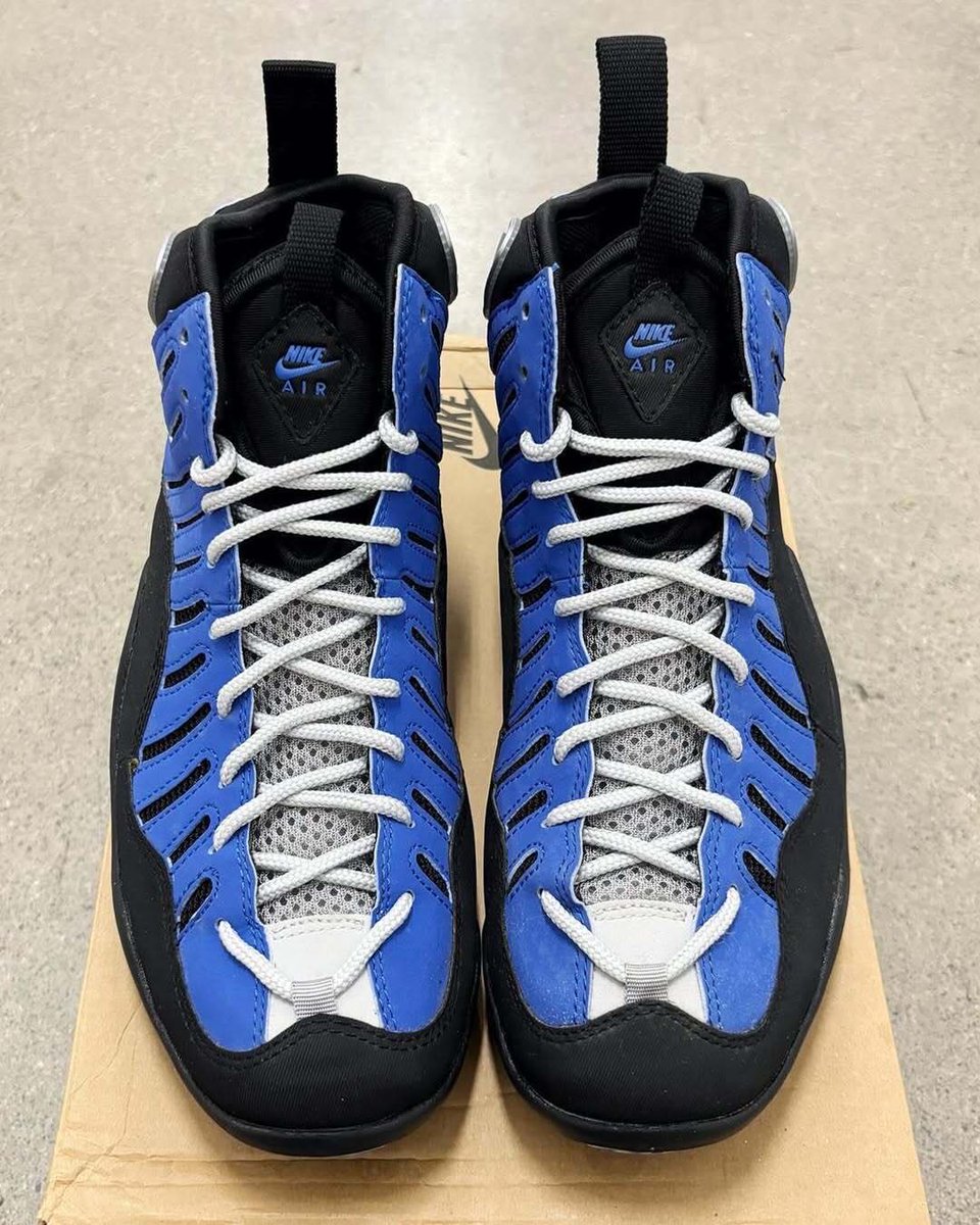 Ovrnundr's tweet photo. Nike Air Bakin "Varsity Royal" 💙🖤

• $170
• Holiday 2026 https://t.co/eCcVWNdYmK