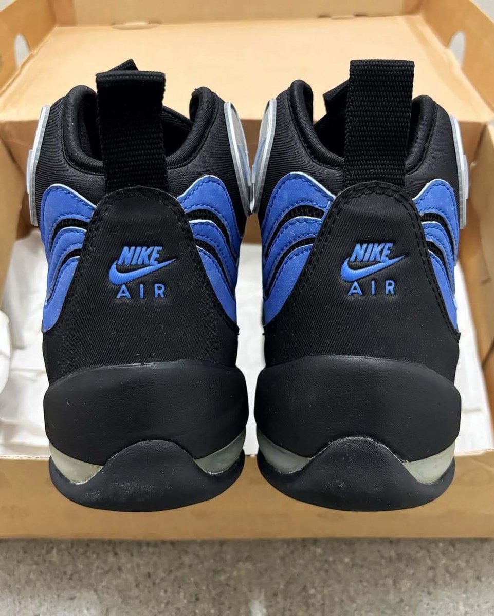 Ovrnundr's tweet photo. Nike Air Bakin "Varsity Royal" 💙🖤

• $170
• Holiday 2026 https://t.co/eCcVWNdYmK