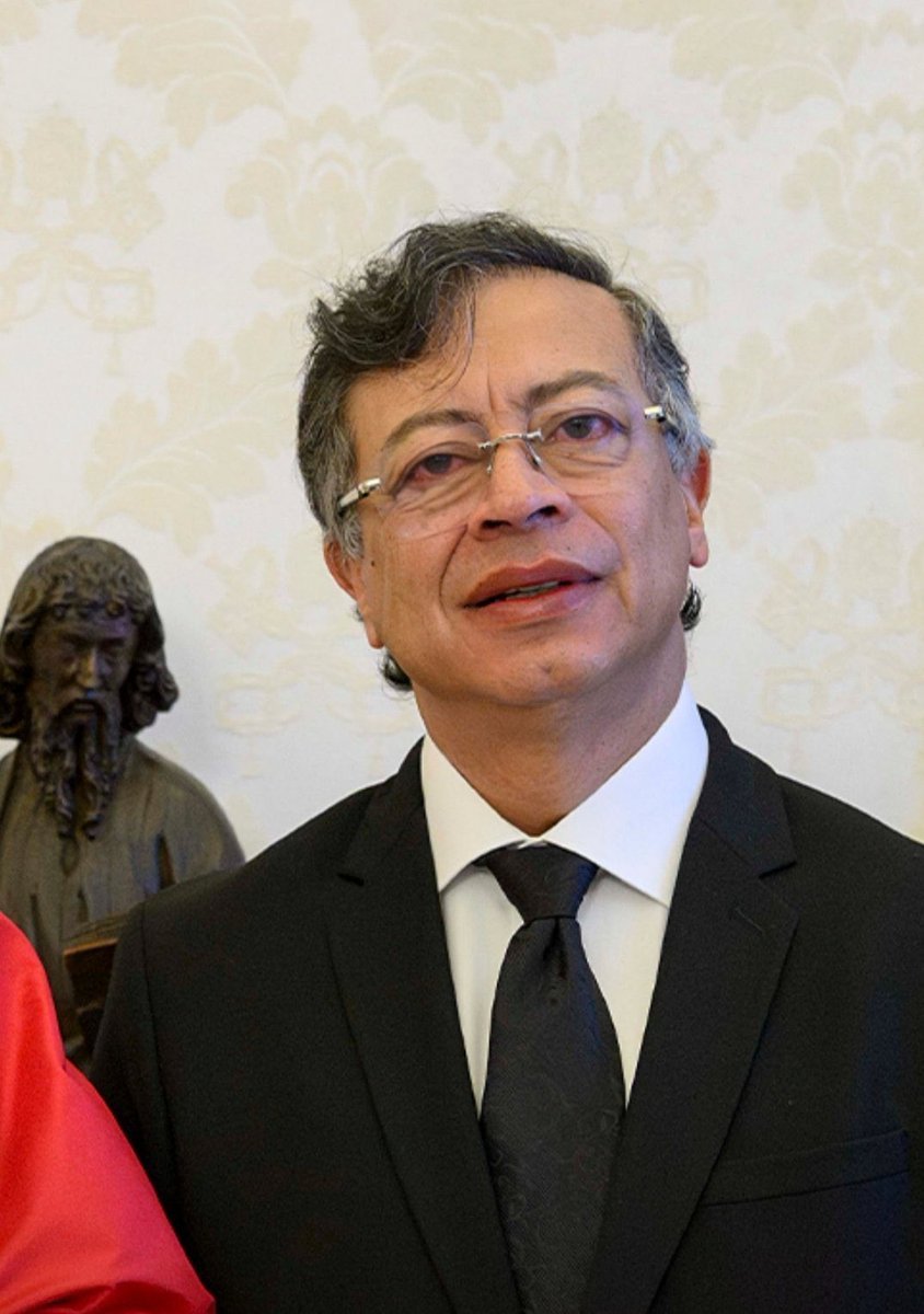 marquez_nandito's tweet photo. Le llegó con los ojos rojos al papa 🤣 🤣 🤣 🤣 
Este ya no cambia. https://t.co/3Ul5cgSnWu