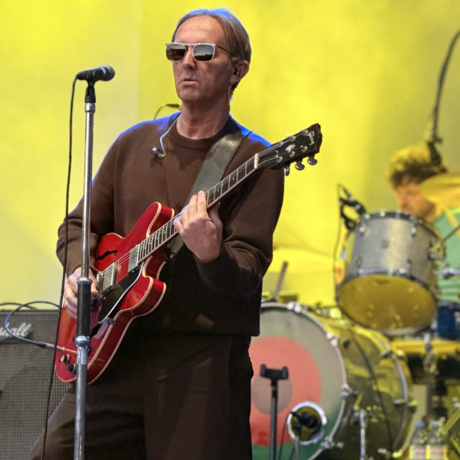Modculture's tweet photo. What goes around, comes around. Retro Spectacle remade the Mod 1 sunglasses, based on the ones Paul Weller wore in the early 1990s. Fast forward to 2026 and Paul Weller (and Steve Cradock) are wearing them on tour. https://t.co/5T1pXEpB6G https://t.co/DJDj2yMhaI