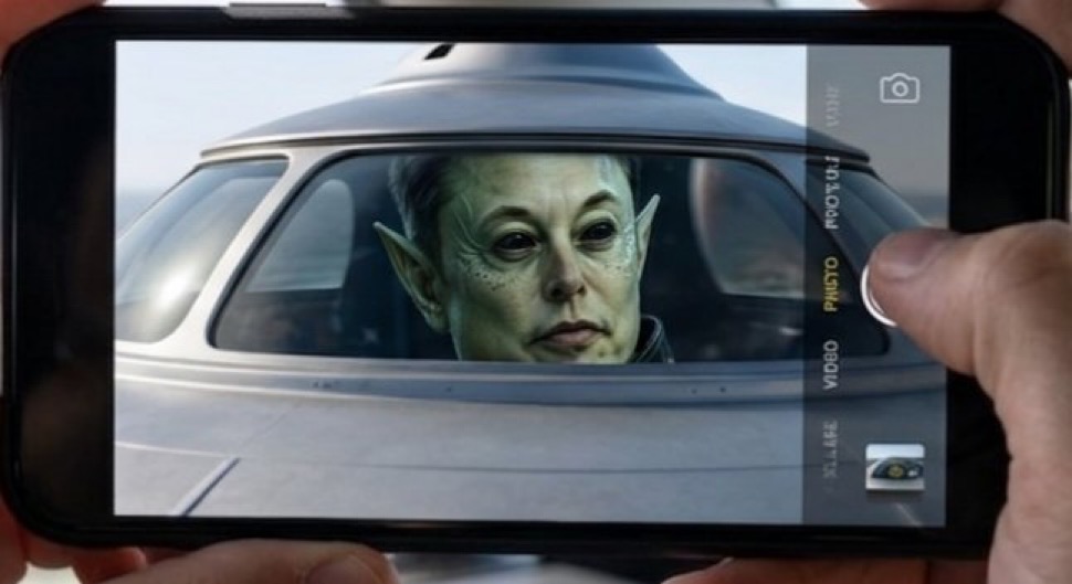 TheElienMusk's tweet photo. What´s all the fuzz about UFO today?

Asking for a friend https://t.co/yNeKRYltbl