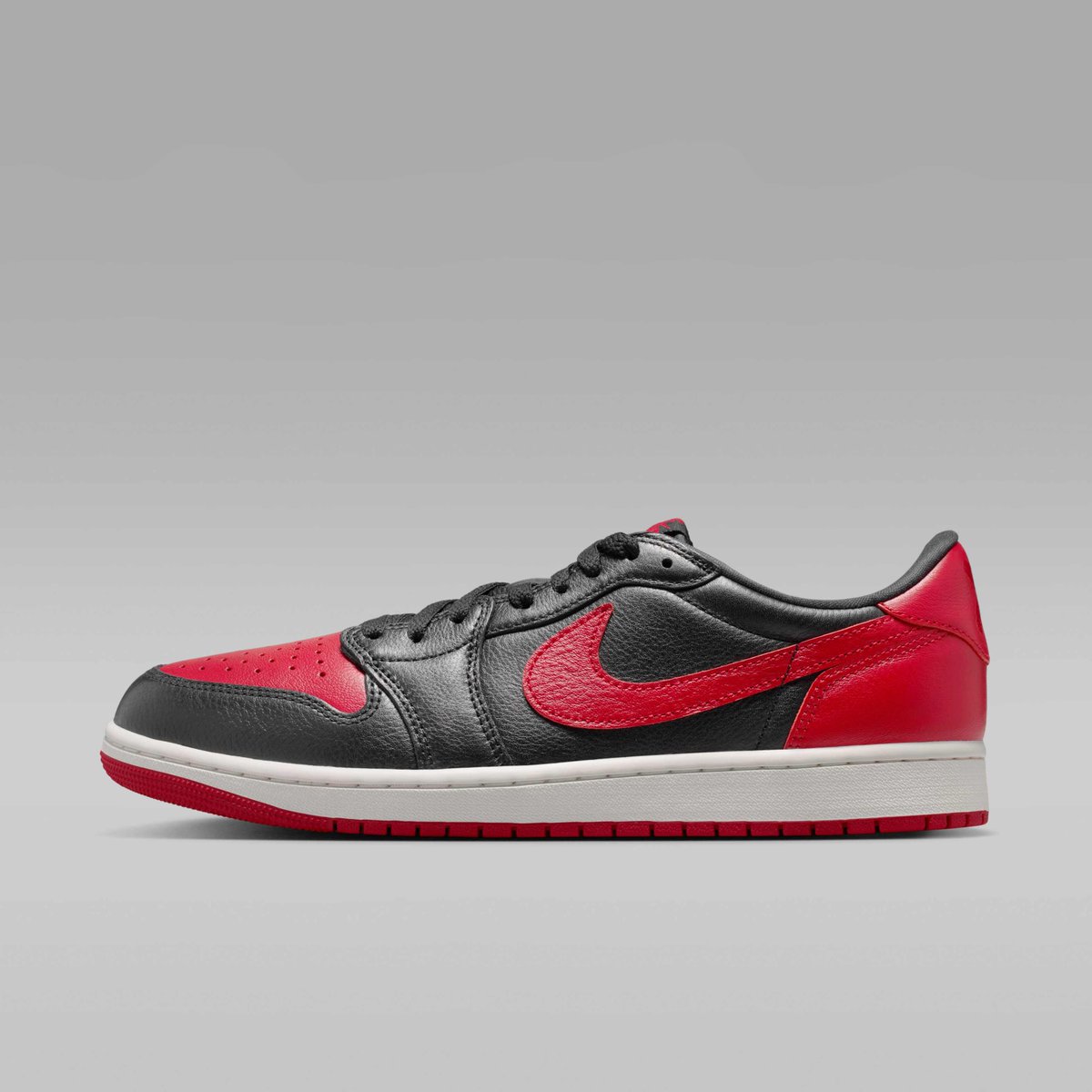 SneakerScouts's tweet photo. Air Jordan 1 Low OG 'Banned' 

Available via @footlocker for $116 (use code SAVE20 - retail $145) #ad @Jumpman23 

>>> https://t.co/n0bzf4rpqS https://t.co/ZIMQgxcHZh