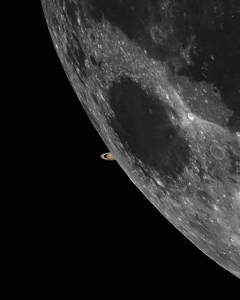 amazing_physics's tweet photo. Amazing shot of Saturn &amp; our Moon

Photo courtesy of Paul Stewart https://t.co/EuzempdGWa