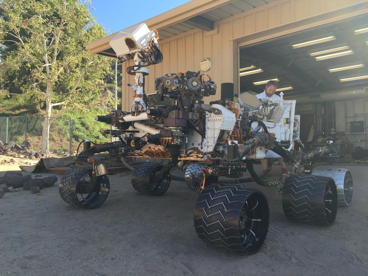 CuriosityonX's tweet photo. Curiosity Rover shot                  Us shot
by us                                 by Curiosity Rover https://t.co/flm73ZA9wM