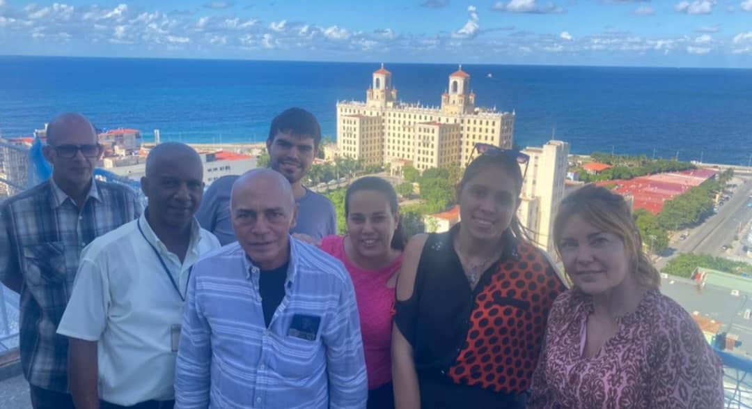 OficialGET's tweet photo. La familia #OficialGET está de luto. 🖤
Con profundo dolor despedimos a nuestro compañero Eduardo Saba. Hombre serio, detallista y con un vasto conocimiento, siempre atento a los gestos que alegraban la vida de quienes lo rodeábamos y hacia de cada ocasión un momento especial.💔 https://t.co/6doTZK492Q