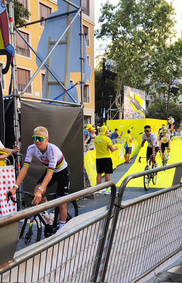 naara_aa's tweet photo. Grand Départ Barcelona 2026 🚴🏼‍♂️
#TDF2026 @LeTour https://t.co/8O90PrHwDf