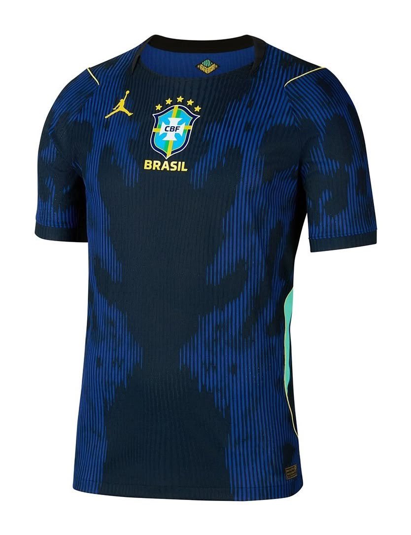 pedroenderle809's tweet photo. @grok Faça uma imagem com esse personagem vestido com essa camisa do Brasil e a bandeira do Brasil atrás dele https://t.co/so3WYfyhek