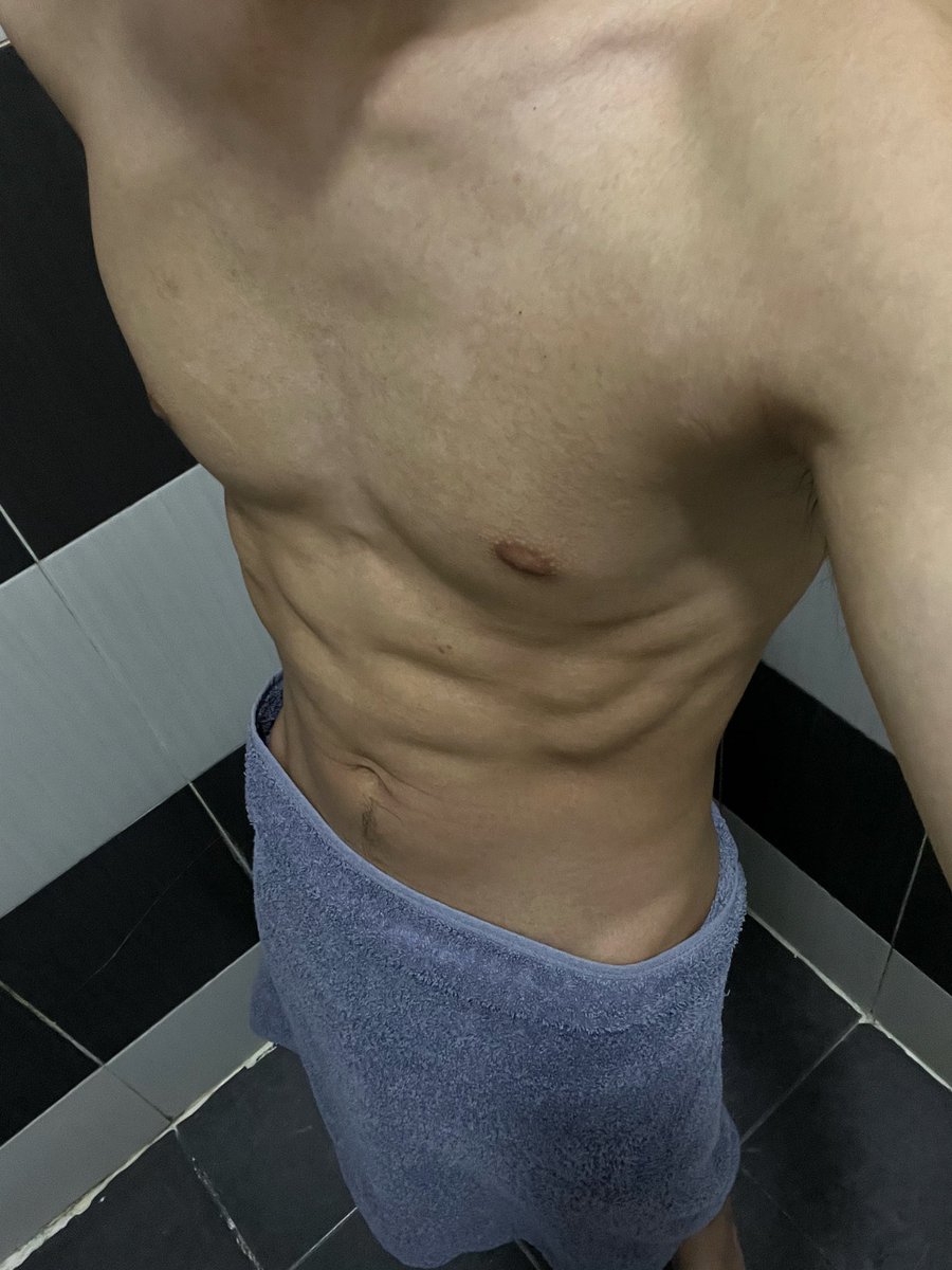 hanjaky9's tweet photo. Wanna join my late night bath? https://t.co/ZdrvluchqA