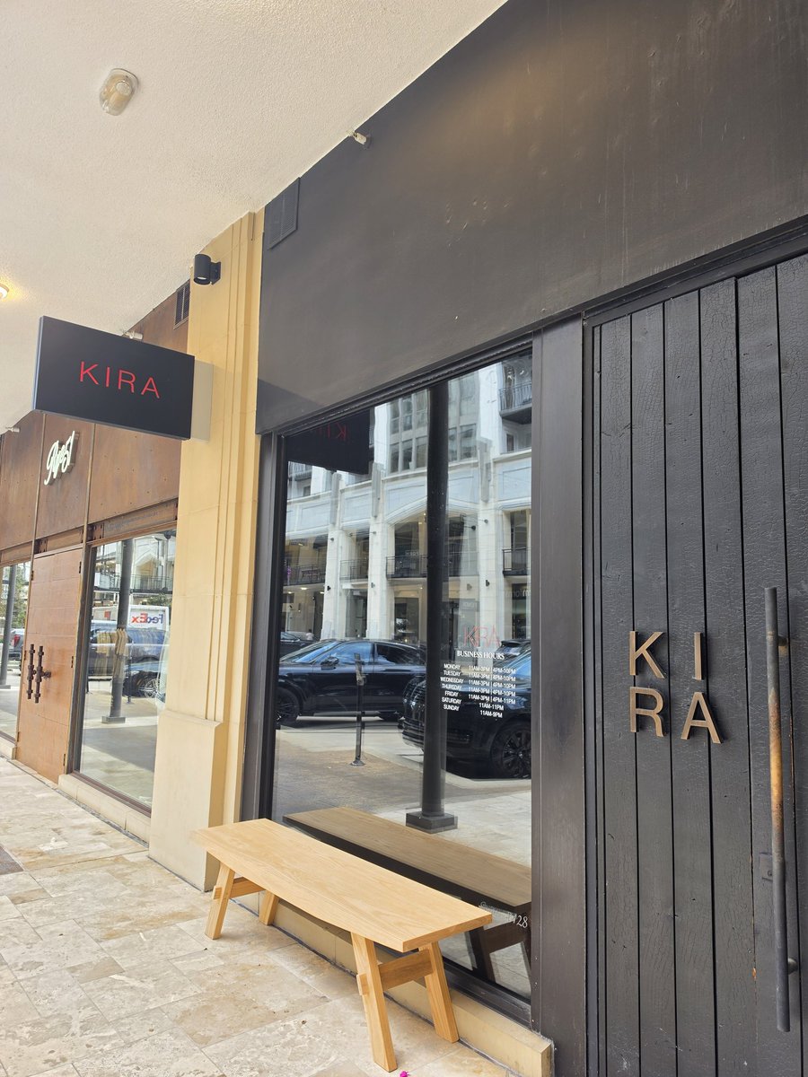 policingpips's tweet photo. Top 5 dining experience. Kira Houston is a must if your into sushi. https://t.co/VwNQzOSifS