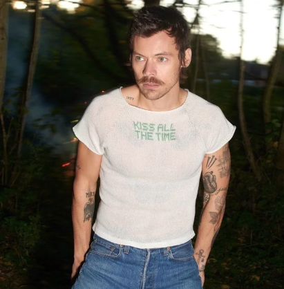 AboutMusicYT's tweet photo. Harry Styles reportedly received an invitation to Taylor Swift's wedding, according to Variety. However, he is unable to attend because he is currently on tour. https://t.co/mfcgjkfhol