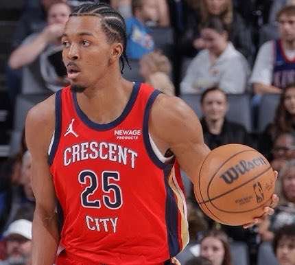 esidery's tweet photo. The Celtics, Clippers, Hawks, Pistons, and Warriors all have active trade interest in Trey Murphy III, per @MikeAScotto.

After Giannis Antetokounmpo, Kawhi Leonard and Jaylen Brown were all traded, Murphy could be next if the Pelicans’ high asking price is met. https://t.co/EAQkQ6LrZL