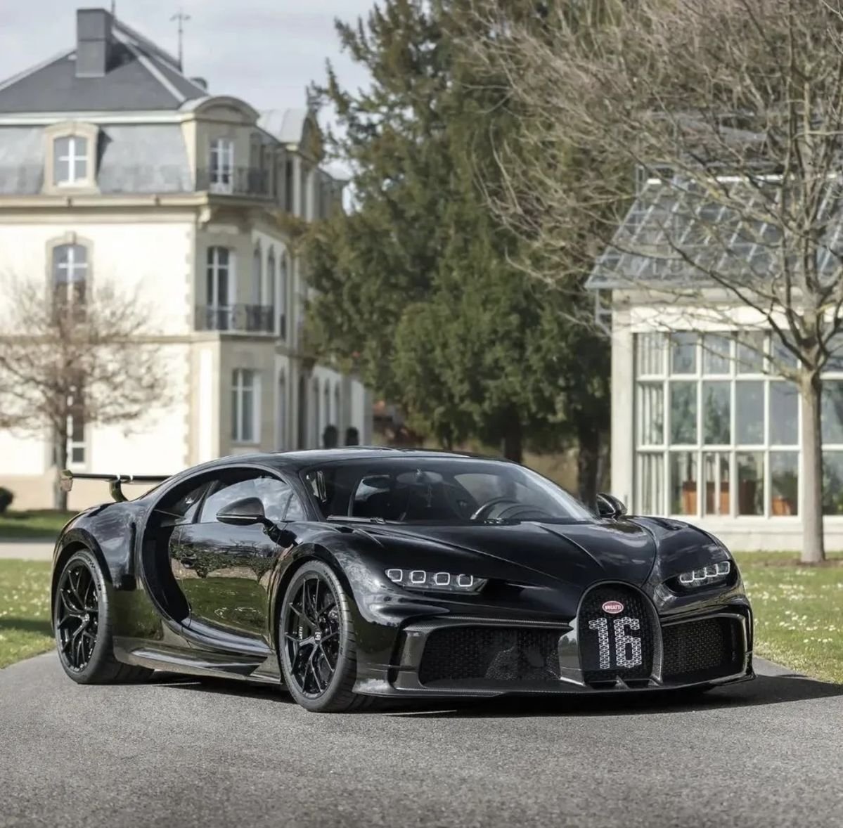 BrussoBryce's tweet photo. They say black hides the details, but it only hides the secrets. This machine is a shadow that moves faster than light. 🏁🏎️ https://t.co/1gc9jEvswH
