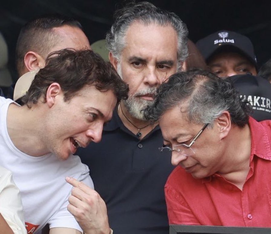 ElCiudadanoV2's tweet photo. Cual de estos tres malparidos irá primero a la cárcel? https://t.co/V7WQA29rPI