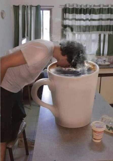 meltedvideos's tweet photo. se eu pudesse pedir um desejo pro gênio da lâmpada seria poder tomar cafá o dia inteiro sem desenvolver úlcera, insônia, labirintite e crise de ansiedade https://t.co/yFVt2DdpQb