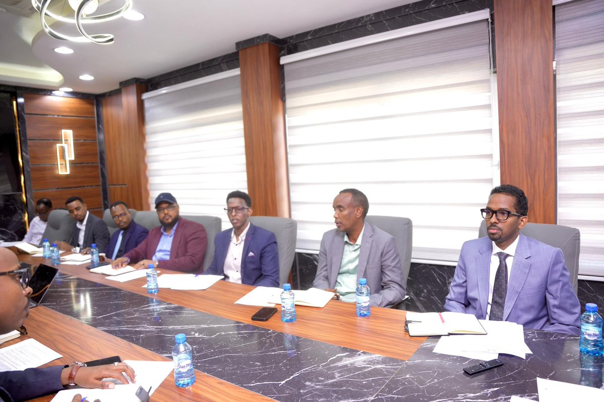 HonBeenebeene's tweet photo. Today, I chaired the Ministry's Senior Leadership Meeting to review progress on our strategic priorities, advance the midterm review of the Ministry's Five-Year Strategic Plan, strengthen resource mobilization and development partnerships, and reinforce internal coordination to deliver better results for the Somali people.

Effective leadership, accountability, and teamwork remain central to implementing the National Transformation Plan (2025–2029).

 @MoPIED_Somalia #Somalia #NTP2025_2029