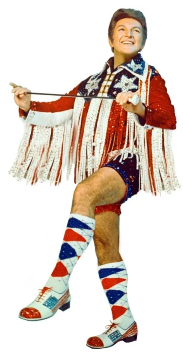 tex_robles's tweet photo. Fourth of July outfit https://t.co/uLJ98pSYxy