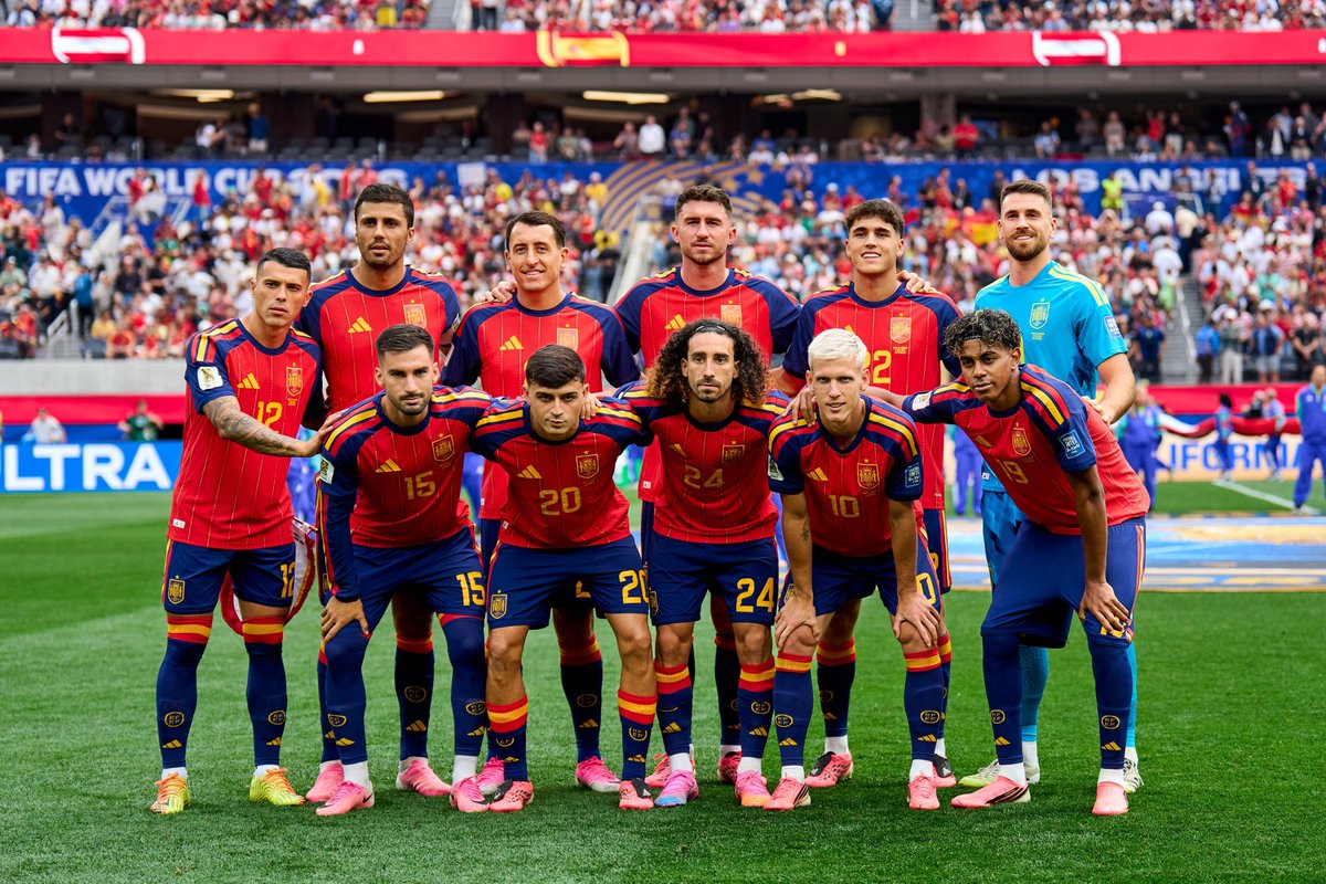 futebol_info's tweet photo. 🚨 Oitavas de final da Copa do Mundo:

🇪🇸 ESPANHA x PORTUGAL 🇵🇹

Quem avança para as quartas de final?

📸 Seleção Espanhola | Seleção Portuguesa https://t.co/8eFqxvpuww
