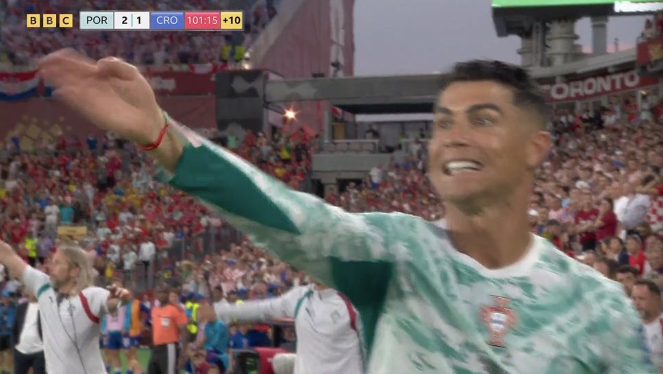 Kenpachi1070's tweet photo. Coaching gagnant pour le GOAT 

Cristiano Ronaldo est le meilleur joueur et entraîneur en même temps https://t.co/k7pgjHDsjD