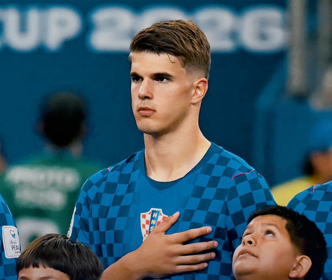 Gazpachen's tweet photo. ¿Cómo vas a poner por encima a Pongracic (¡¡¡PONGRACIC!!!) por delante de Luka Vuskovic?

Lo mínimo que merece Dalic es la eliminación. https://t.co/A0jd6bMZxC