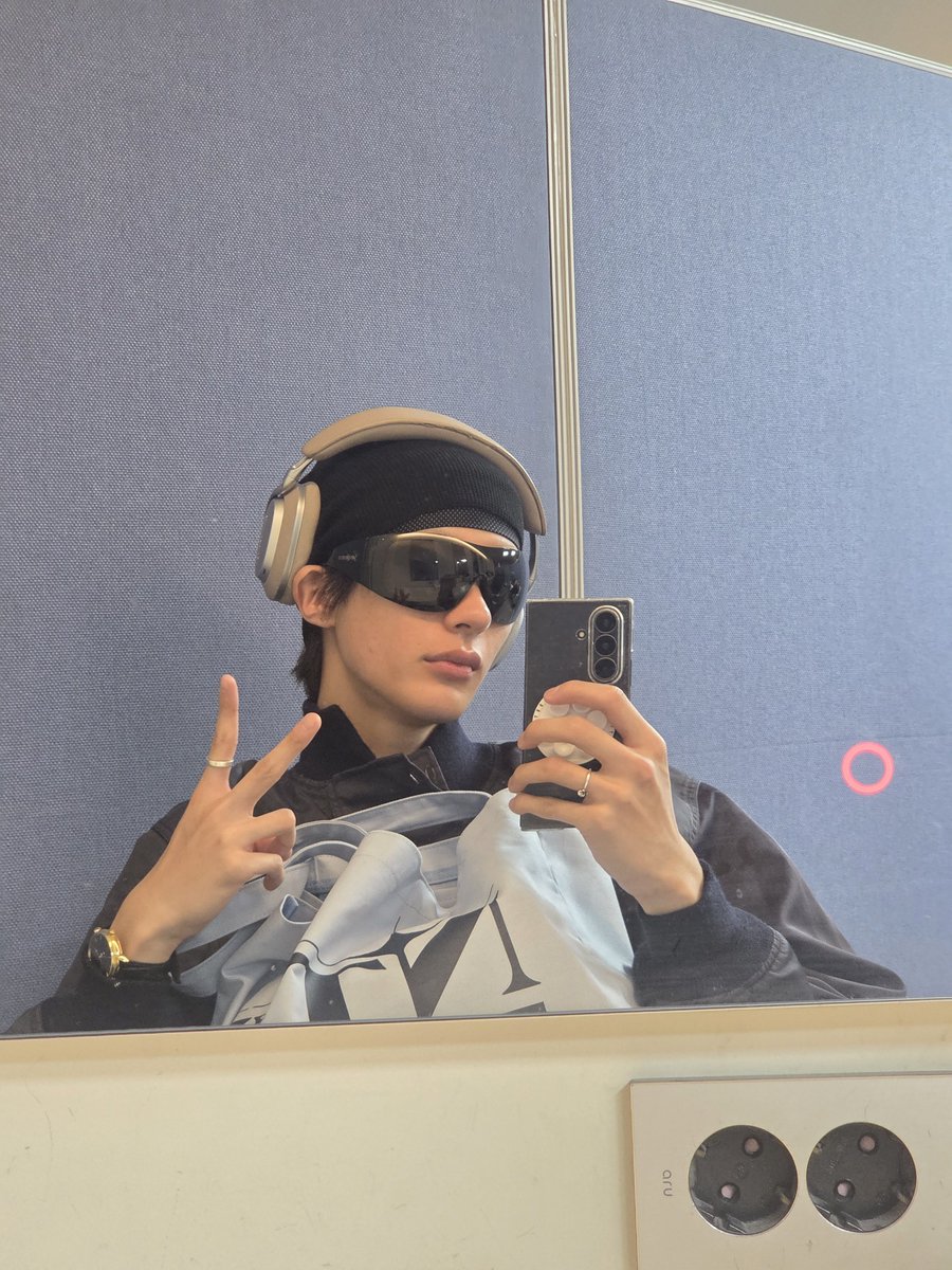 antonisbabo's tweet photo. ㅠ ㅠ ♡ https://t.co/IDDq9e1OBz