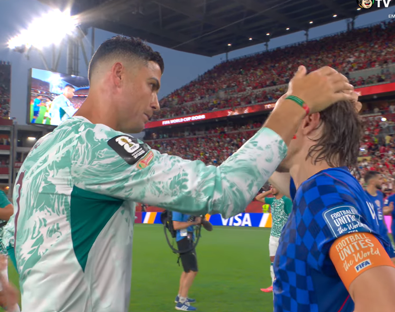 MADRlDISTAS's tweet photo. TÔ CHORANDO MUITO AQUI

FODA-SE 😭😭😭 https://t.co/JAhuzdpXQm