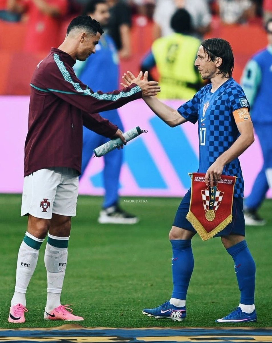 frabigol's tweet photo. Injusto que un partido tan temprano decida el baile final de dos tipos con los cuales crecimos viendo fútbol toda nuestra adolescencia. Iba a ser un poco triste el final sin importar de que lado caía la moneda.

Gracias por todo tu fútbol, Lukita. https://t.co/U5TPX9gxEx