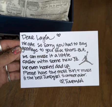 JustFreshKicks's tweet photo. UPDATE: Jordan Brand came through for Layla with a care package after her pair fell apart ❤️👏 https://t.co/cCgGXkUwW3