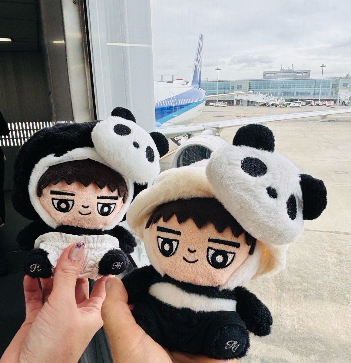 emmatapo's tweet photo. いざ広島へ✈️
明日雨が降らないよう、雲を蹴散らして来ます🫡
#宮世琉弥
#illusionist https://t.co/Xkdry2B3UY