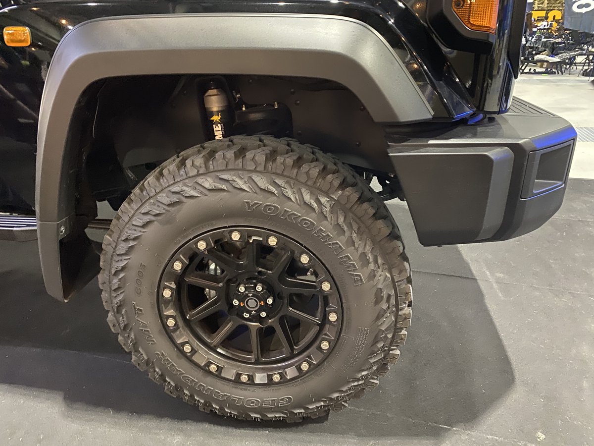 GEOLANDAR_JP's tweet photo. FIELDSTYLE EXPO 2025 ジオランダー装着車
iKamper 様
車輛:ランドクルーザー70
装着タイヤ:GEOLANDAR M/T G003
サイズ:LT255/80R17
#YOKOHAMA #ヨコハマタイヤ #ジオランダー #GEOLANDAR #Fieldstyle #ikamper #ランクル https://t.co/YZIXd3A1pg