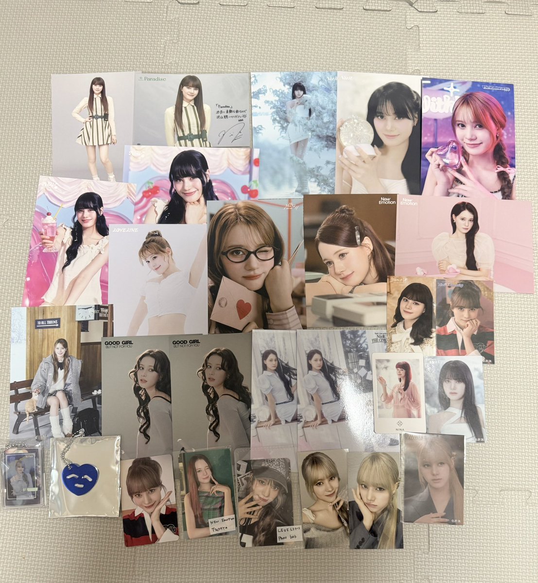 chi_o12435's tweet photo. 譲
GOOD GIRL特典、エスターバニー、NiziU缶ラベル
5th クジは同種希望 https://t.co/1XD75Ro1il