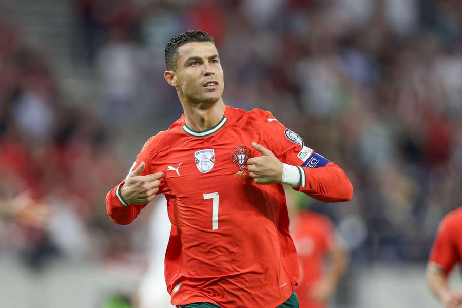 AlexDatos2's tweet photo. 🇵🇹Cristiano Ronaldo anota su PRIMER gol en fases K.O. y supera a 🇵🇹Pepe como el futbolista más longevo de la historia en anotar en un partido de eliminación directa en TODA la historia de la Copa del Mundo

✍️34 futbolistas anotaron OCHO o más goles en Mundiales: TODOS marcaron al menos uno en duelos mata-mata. Solo faltaba Cristiano
