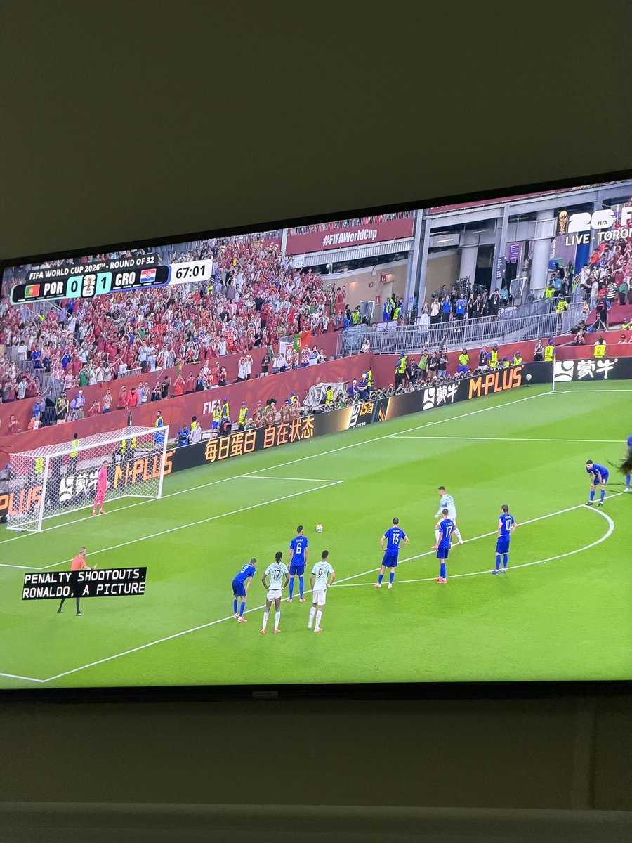 BeholdPaleH0rse's tweet photo. On basically the one year mark of Diogo Jota’s death, Ronaldo scores on a free kick. 

He stepped to the line with 66:33 expired, and they waited until the clock hit 67:00 exactly for him to kick the tying 1-1 goal for Portugal. #WorldCup https://t.co/D6owHeKxAH