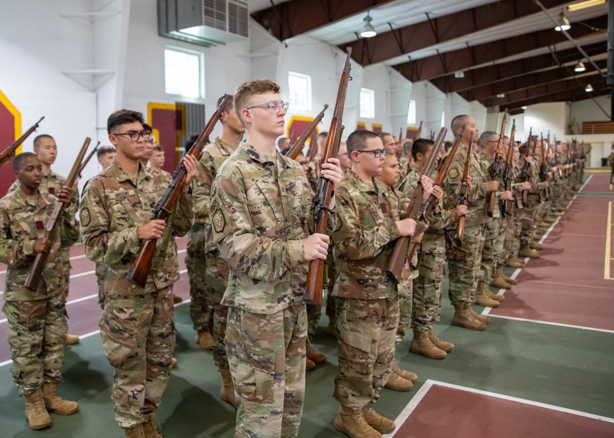 MOmilitaryacad's tweet photo. Guided by the values of truth and trust, Cadet Farley '28 has earned the role of Bravo Company commander. A leader who believes in listening and understanding others, he leads by example and reminds fellow cadets that “Discipline beats motivation.” #MMAproud #MeetCadetLeaders https://t.co/yT3o87rMn2