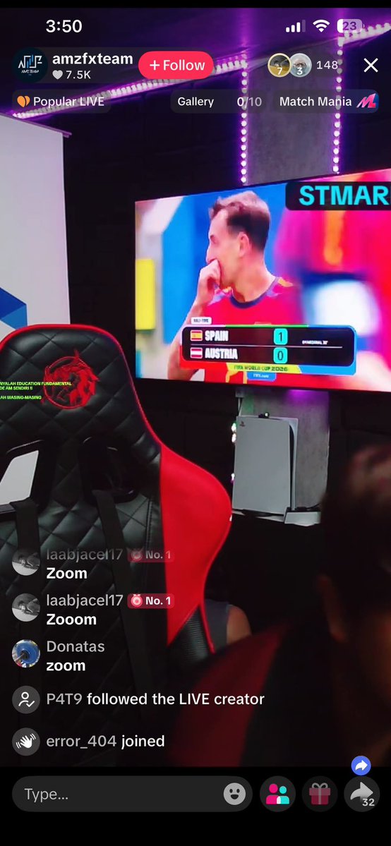 kamaghul's tweet photo. Ammar nazhan live FIFA dekat akaun sini pula. Live Spain vs Austria. Tangan dia pegang controller konon main PS5.

Ingatkan dah buat permohonan maaf taknak buat lagi. Buat juga budak ni 😅 https://t.co/nOd7aGyhLI