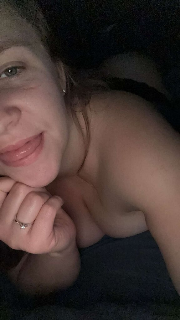 gonmir95820's tweet photo. Another whore. She loves to show off. Look her up, her name is Emily Menzie. 
#emilymezie #webslut #whore 

https://t.co/3MWz4RfVql https://t.co/IiMdJZiCF8