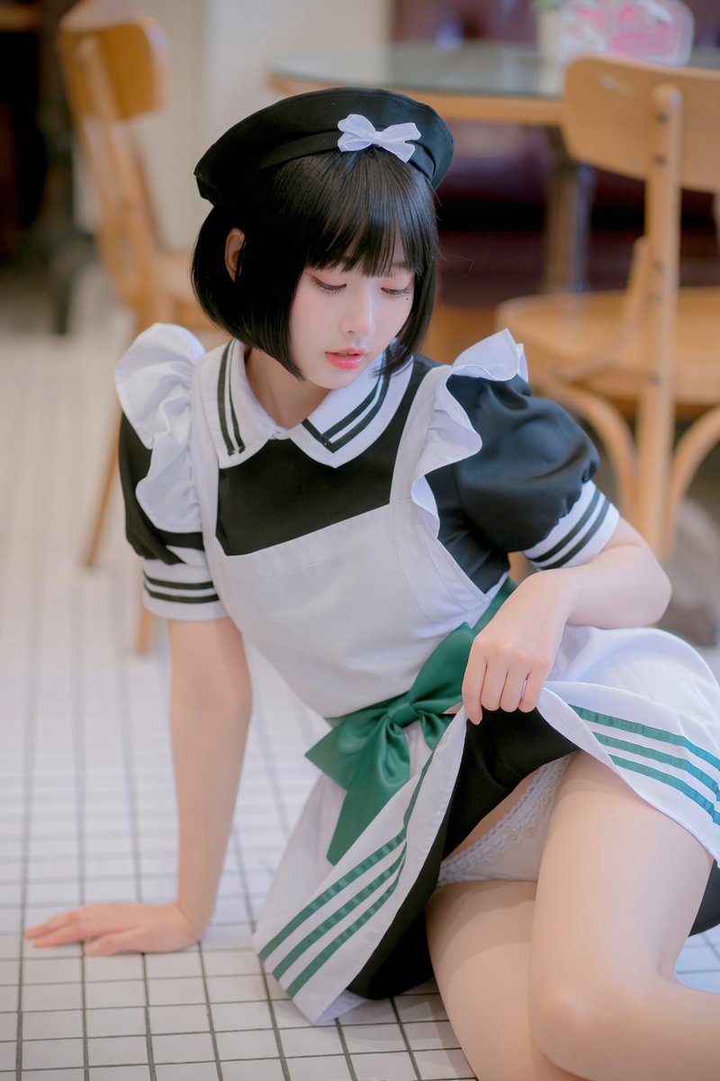 sky_Queens19's tweet photo. 기부니가~짱😵
#maidcosplay #cosplayphoto #parttimegirl https://t.co/lpw7vflkLO