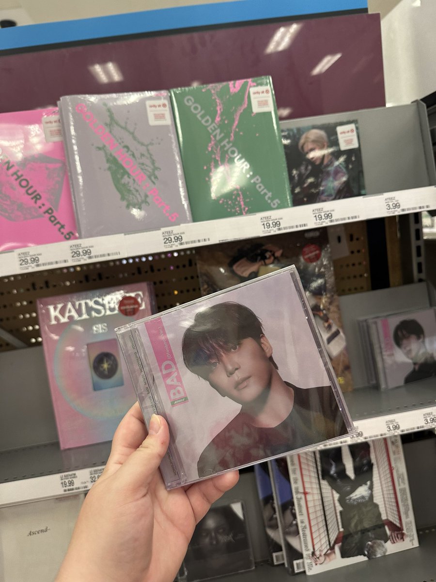 _seungsungie_'s tweet photo. Finally got a chance to go pick up some albums in Bloomington, IN!
@hello82official @ATEEZofficial
#MyLocalTarget #hello82 #82giveaway https://t.co/RiG6Z7nRQd