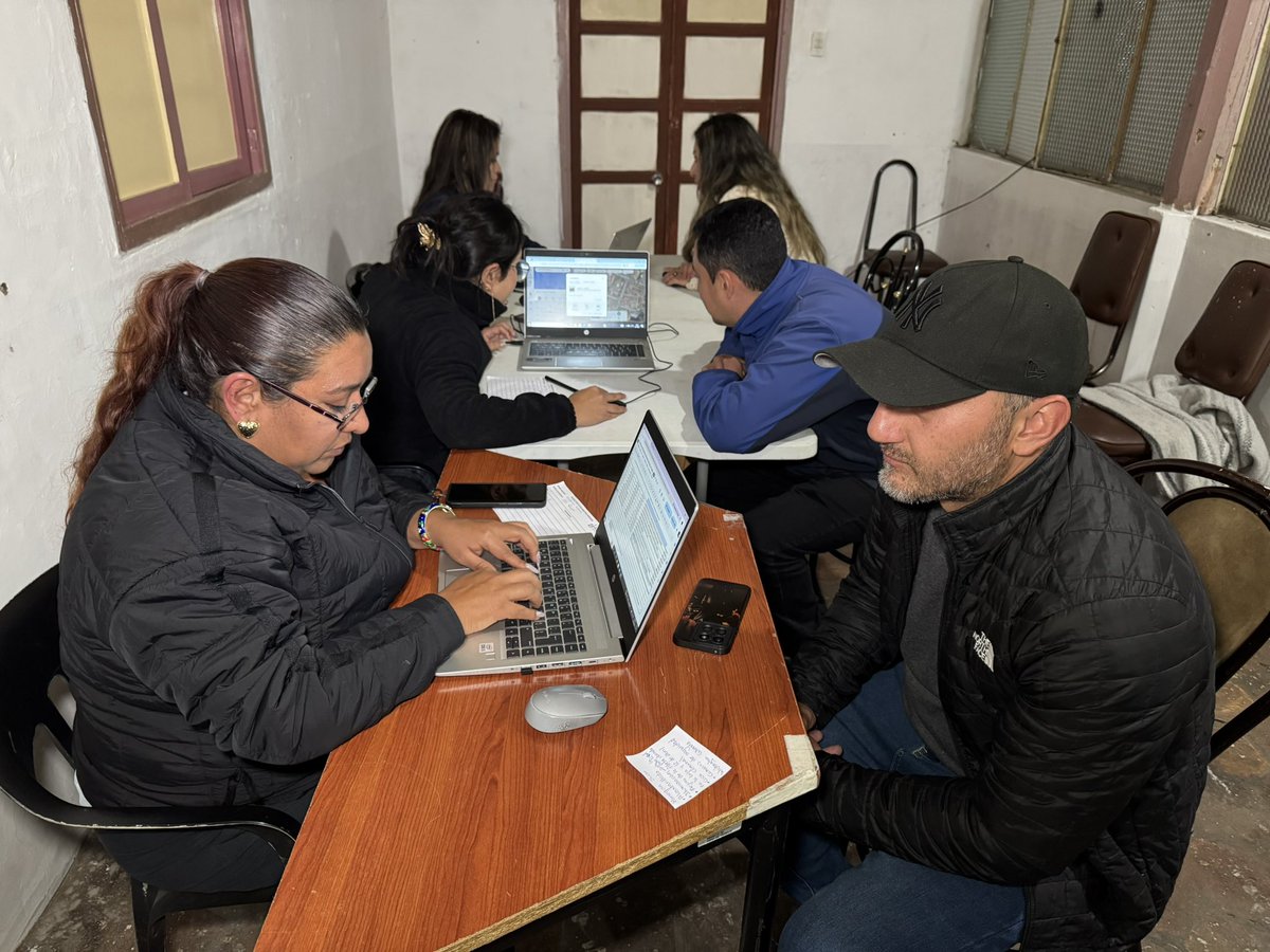 cuenca_dir_gob's tweet photo. 🙋🏻♀️#AsambleasParroquiales del Presupuesto Municipal 2027 en las parroquias #Sucre #ElBatan
🤝Compartimos espacios donde la participación ciudadana es la protagonista para definir las obras y proyectos que impulsarán el desarrollo de nuestra ciudad
#QueCuencaNosUna❤️💛 https://t.co/8vuvNHwGvA