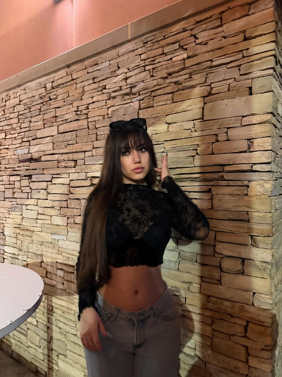 mechemua_'s tweet photo. sometimes, i think you might hate me🌙
.
.
.
✨ https://t.co/IZsCuqaKdE