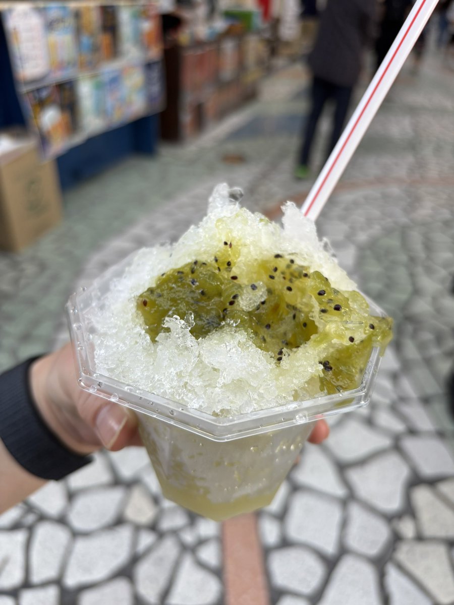 chappy_tyan's tweet photo. 昨日は暑い日だった！
キウイのジャムのかき氷 https://t.co/aom35lRMYj